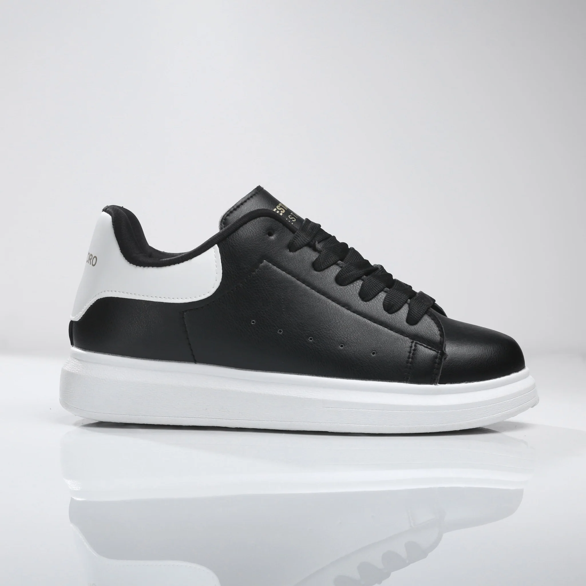 سنيكر كاجوال خفيف بنعل مرن وتبطين مريح وتصميم سادة أنيق K1 - Image 2